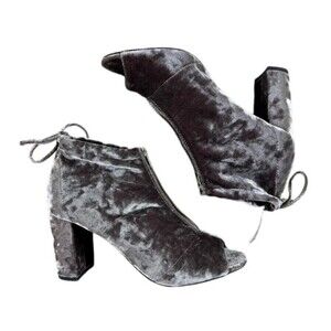 REPORT Ankle Boot  Women's 7.5 W  NWOB  Luxe SAKAI Peek-Toe Bootie  Gray Velvet